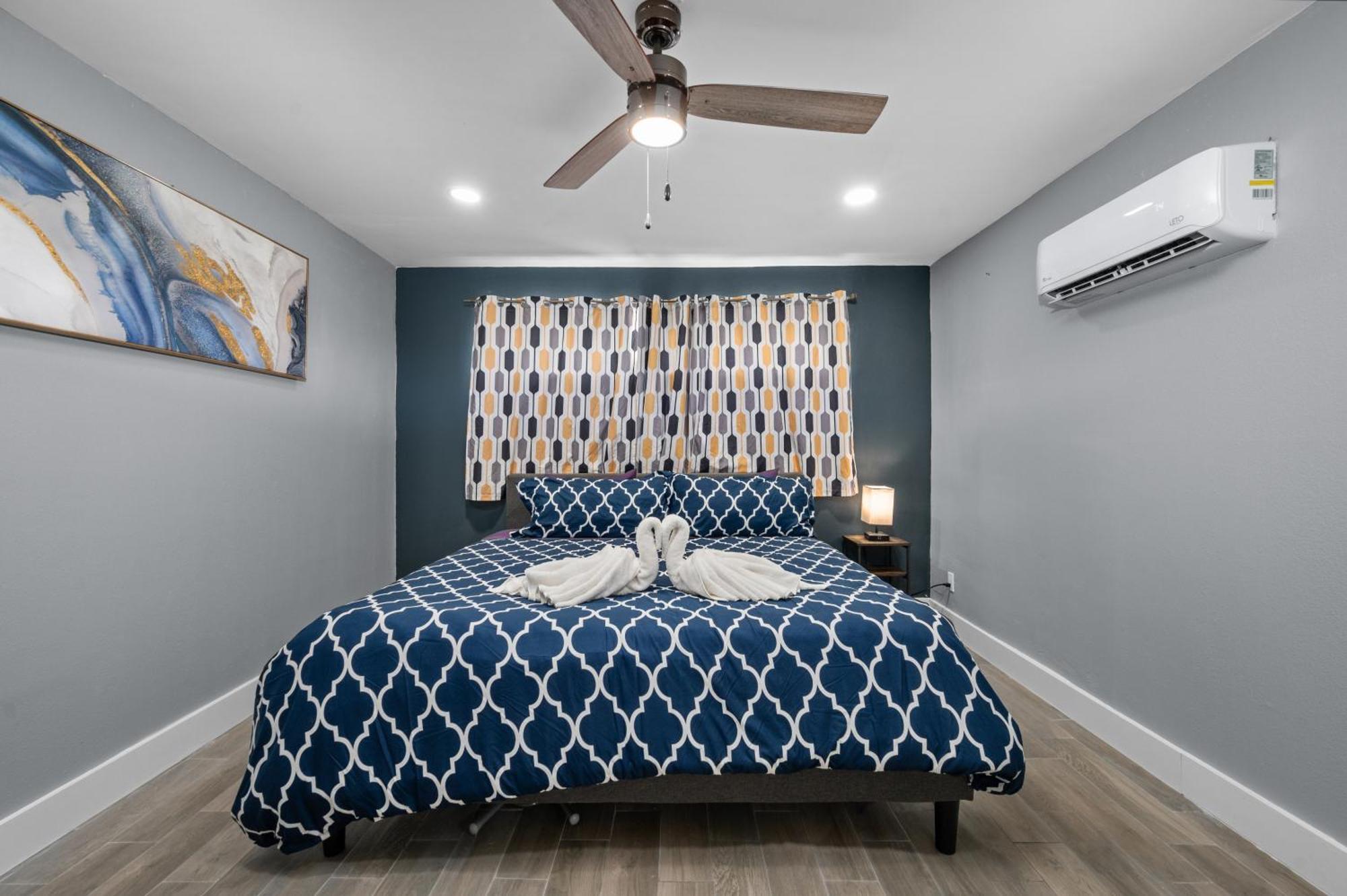 Comfortable 2Br Uptown Escape With Free Park Houston Esterno foto