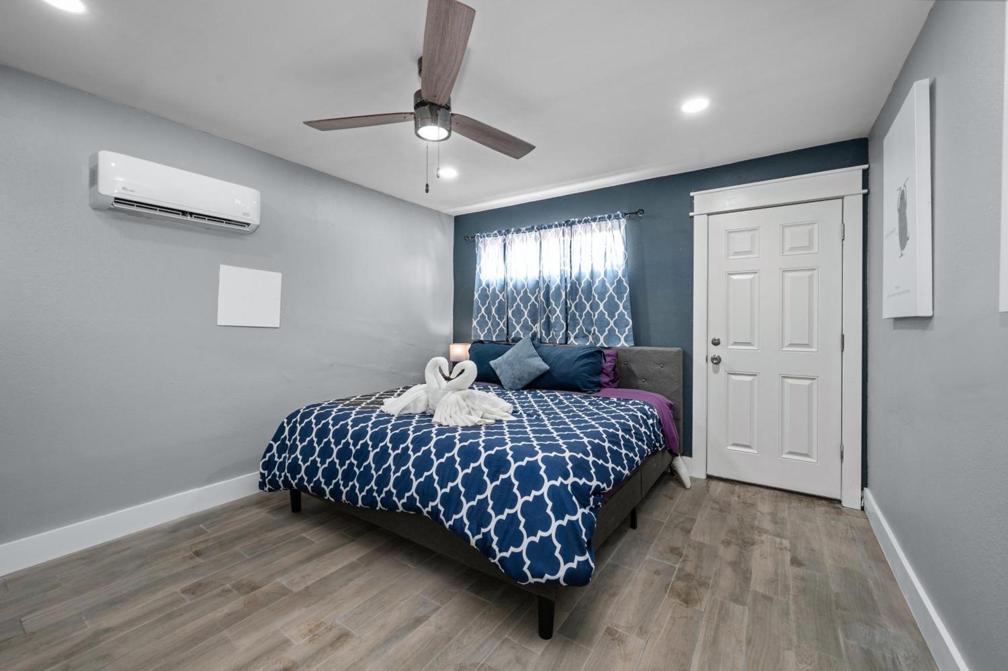 Comfortable 2Br Uptown Escape With Free Park Houston Esterno foto
