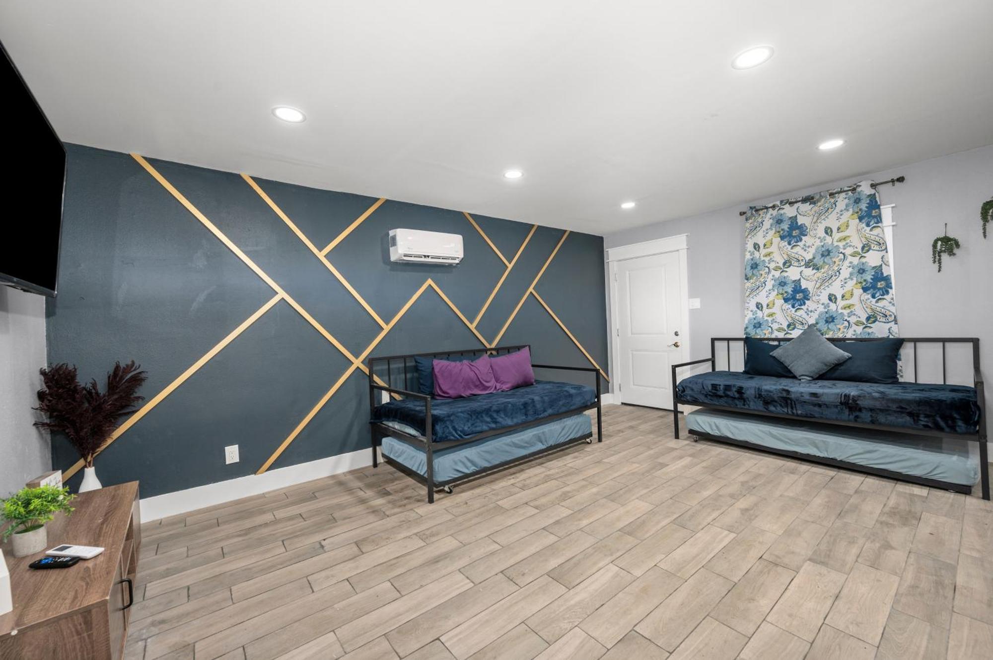 Comfortable 2Br Uptown Escape With Free Park Houston Esterno foto