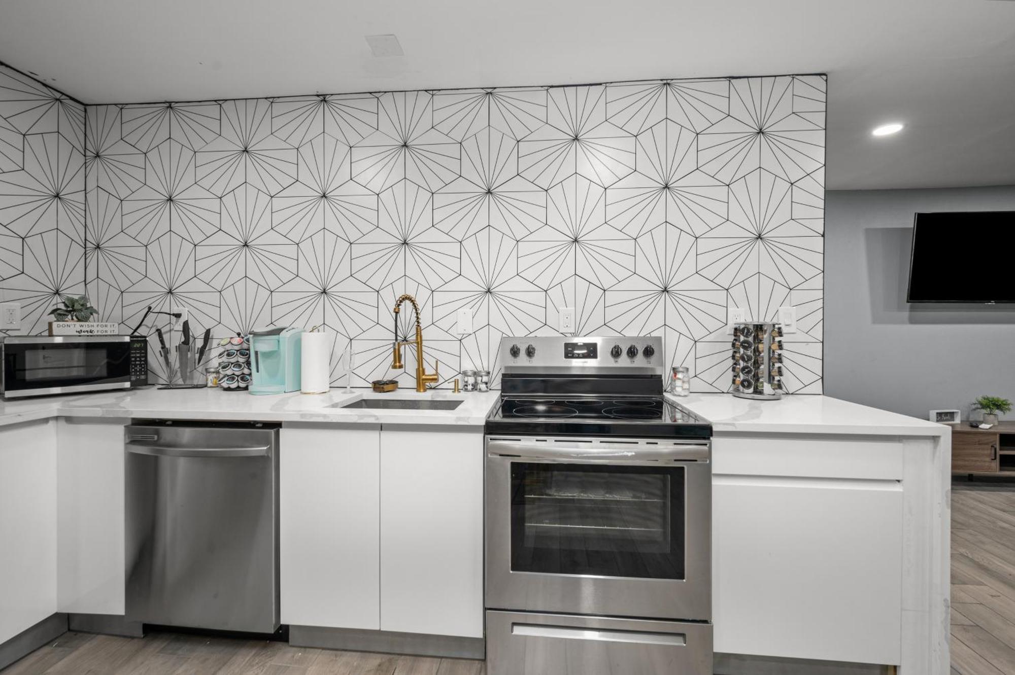 Comfortable 2Br Uptown Escape With Free Park Houston Esterno foto